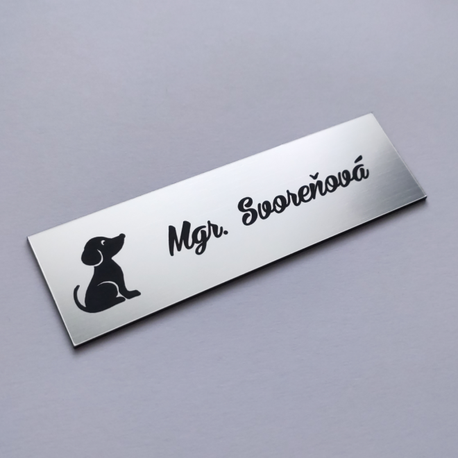 Menovka na dvere Psík