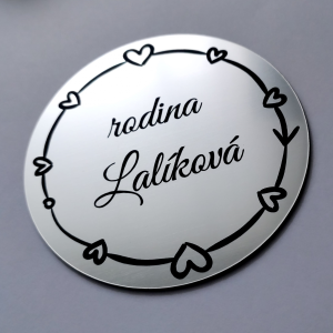 Menovka na dvere Round Hearts