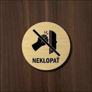 Neklopať