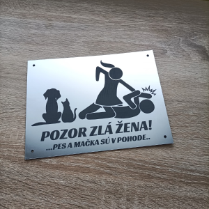 Tabuľka Pozor zlá žena