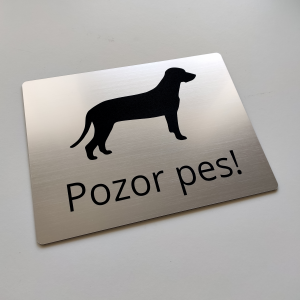 Tabuľka Pozor pes Farbiar