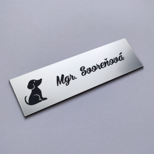 Menovka na dvere Psík