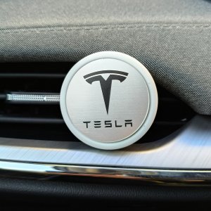 Osviežovač vzduchu Tesla biely